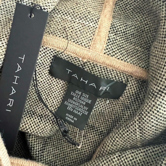 Tahari Womens One Size Pullover Poncho Hooded Sweater beige window pane - Picture 5 of 5